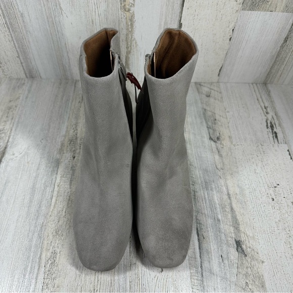 New Blondo Etana Waterproof Block Heel Round Toe Suede Bootie in Gray #323 - Picture 3 of 12